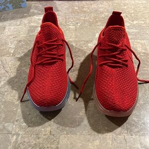 BNWOT, Size 9 la Sheelah sneakers